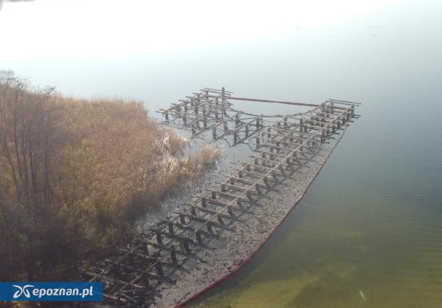 Spalony pomost nad Jeziorem Strzeszyńskim wciąż pozostaje nieodbudowany